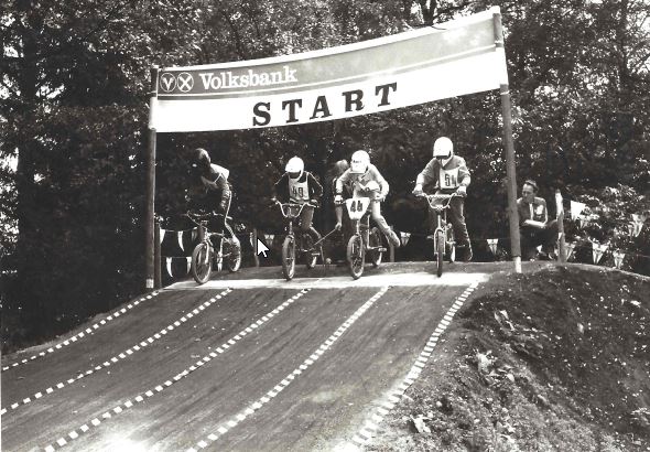 Start zum ersten BMX Rennen auf der neuen Bahn 1985